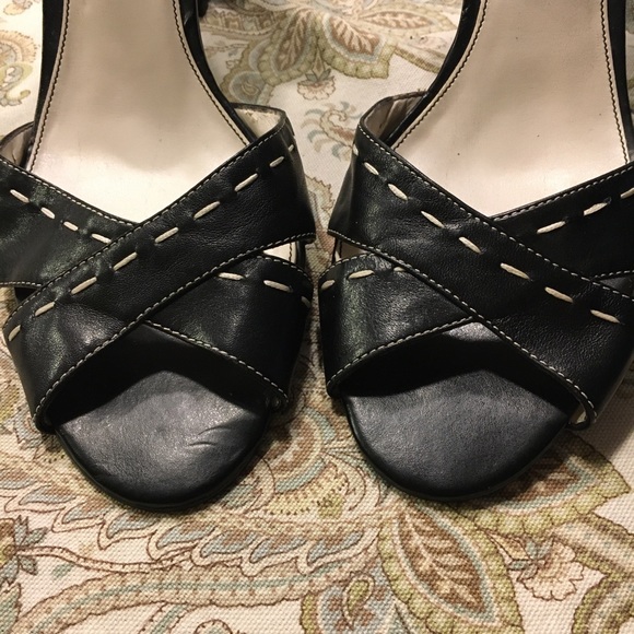 Bandolino Loreen Black Heels with Ankle Straps - Picture 7 of 8